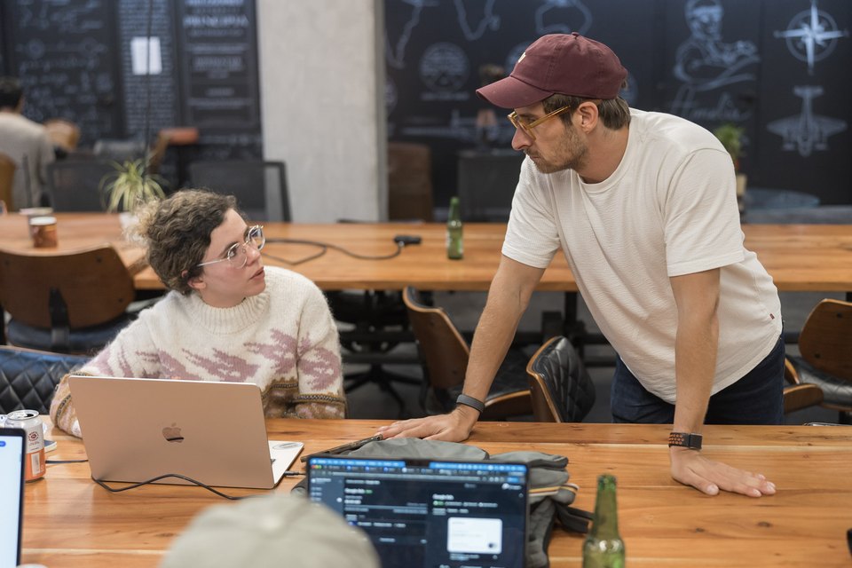 Guillaume Miara helping a founder at an Adside workshop